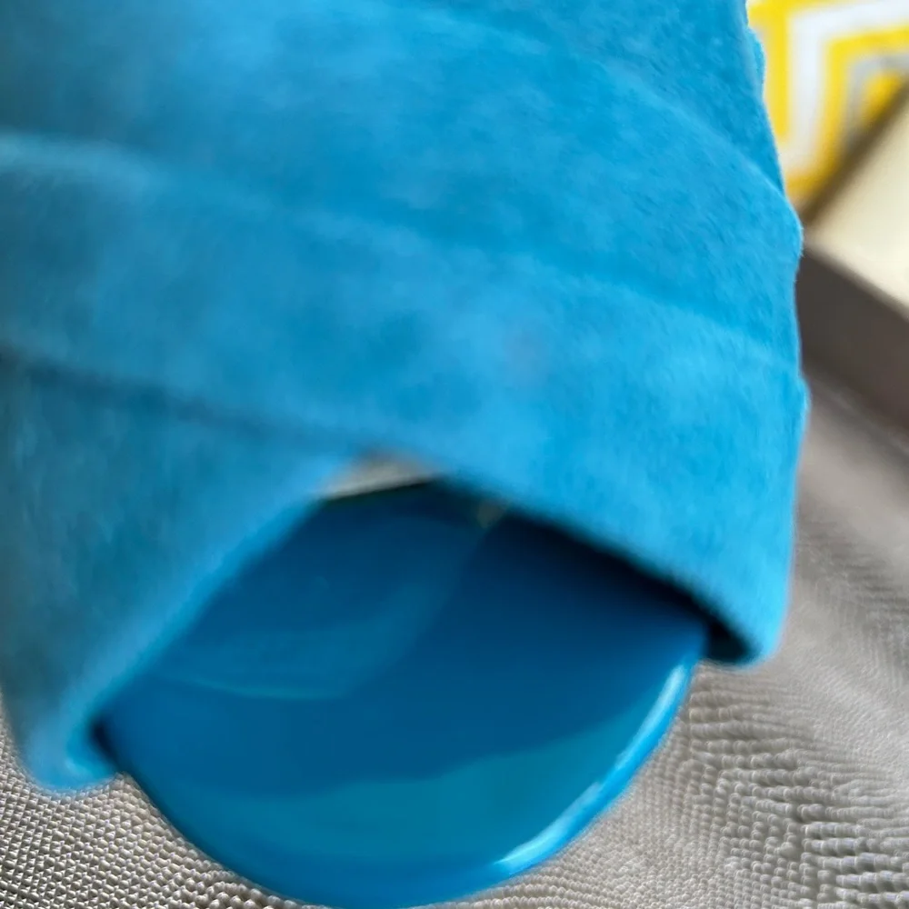 WHBM platform heels in aqua blue suede - Picture 7 of 10